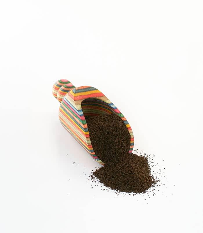 https://healthyslowcooking.com/wp-content/uploads/2015/09/Coffee-Grounds1-LR.jpg