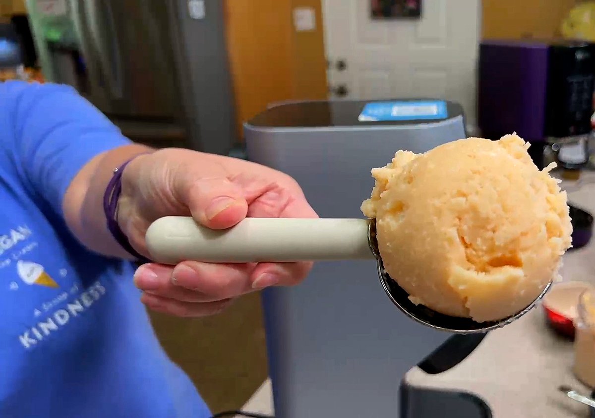 Ice Cream Scoop - Definition and Cooking Information 